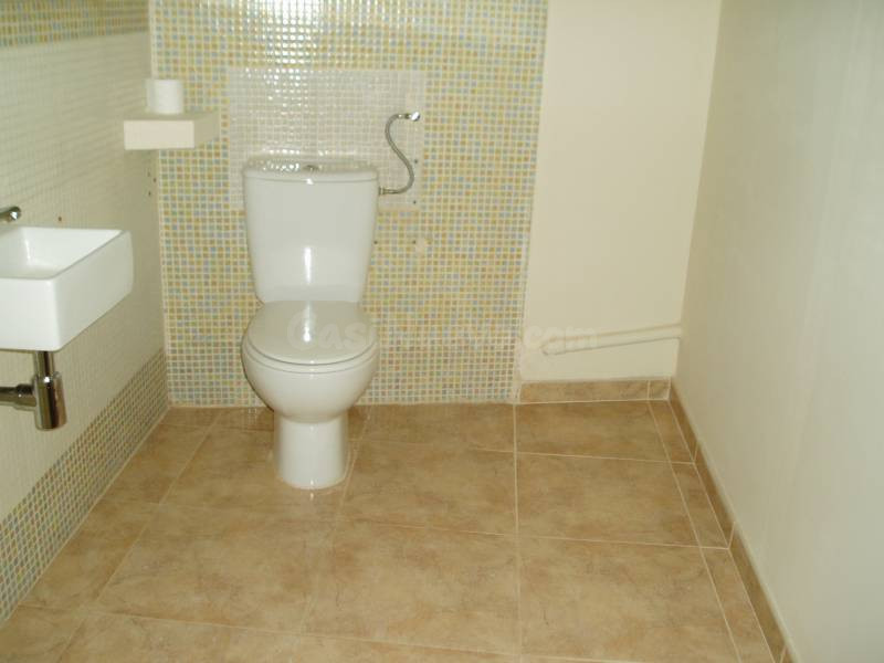 VENTA DE LOCAL COMERCIAL EN AVENIDA DEL RIO SEGURA - foto 5