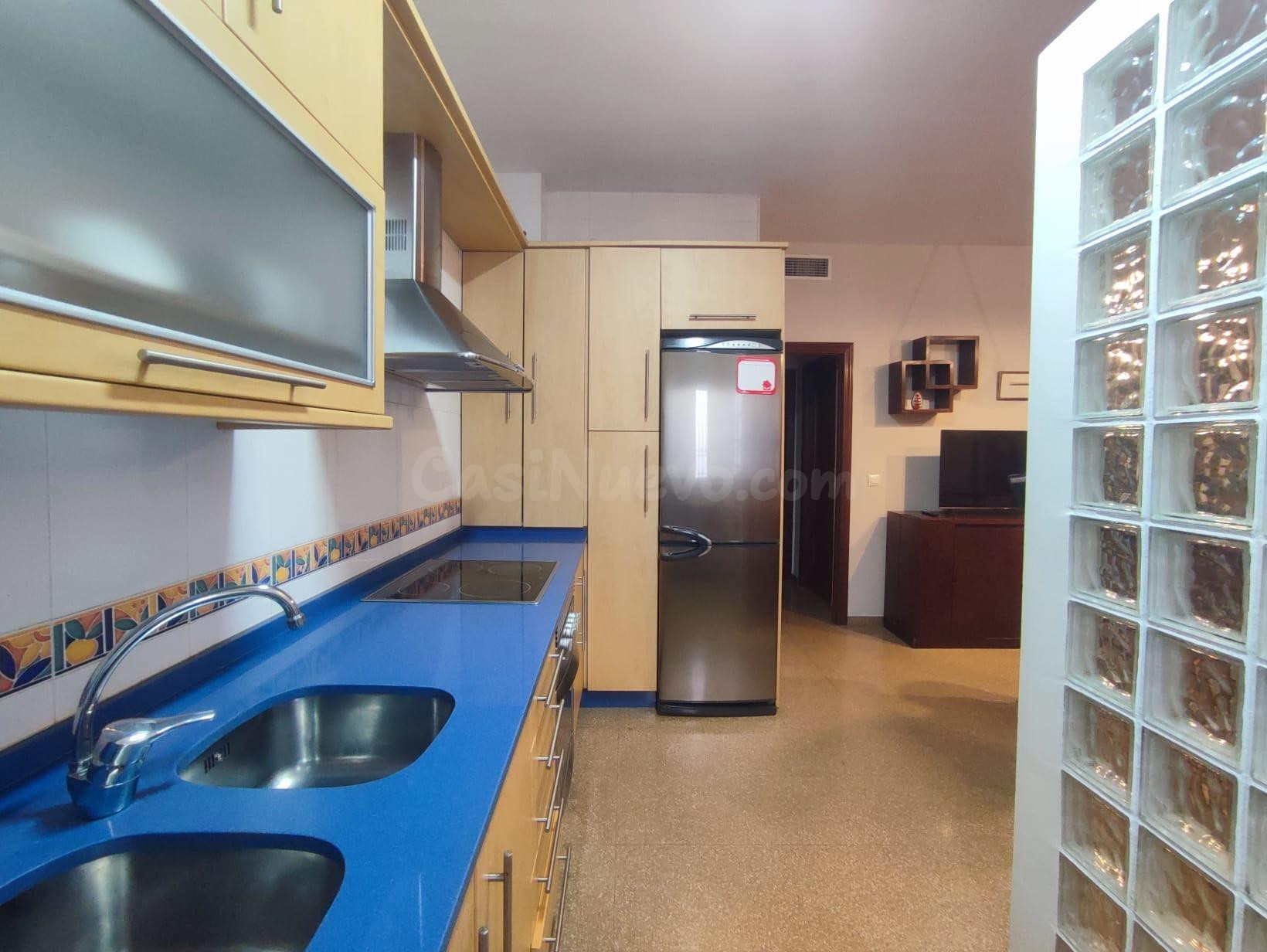 ESTUPENDA VIVIENDA JUNTO A LA AV. BARCELONA, DOS DORMITORIOS - foto 2