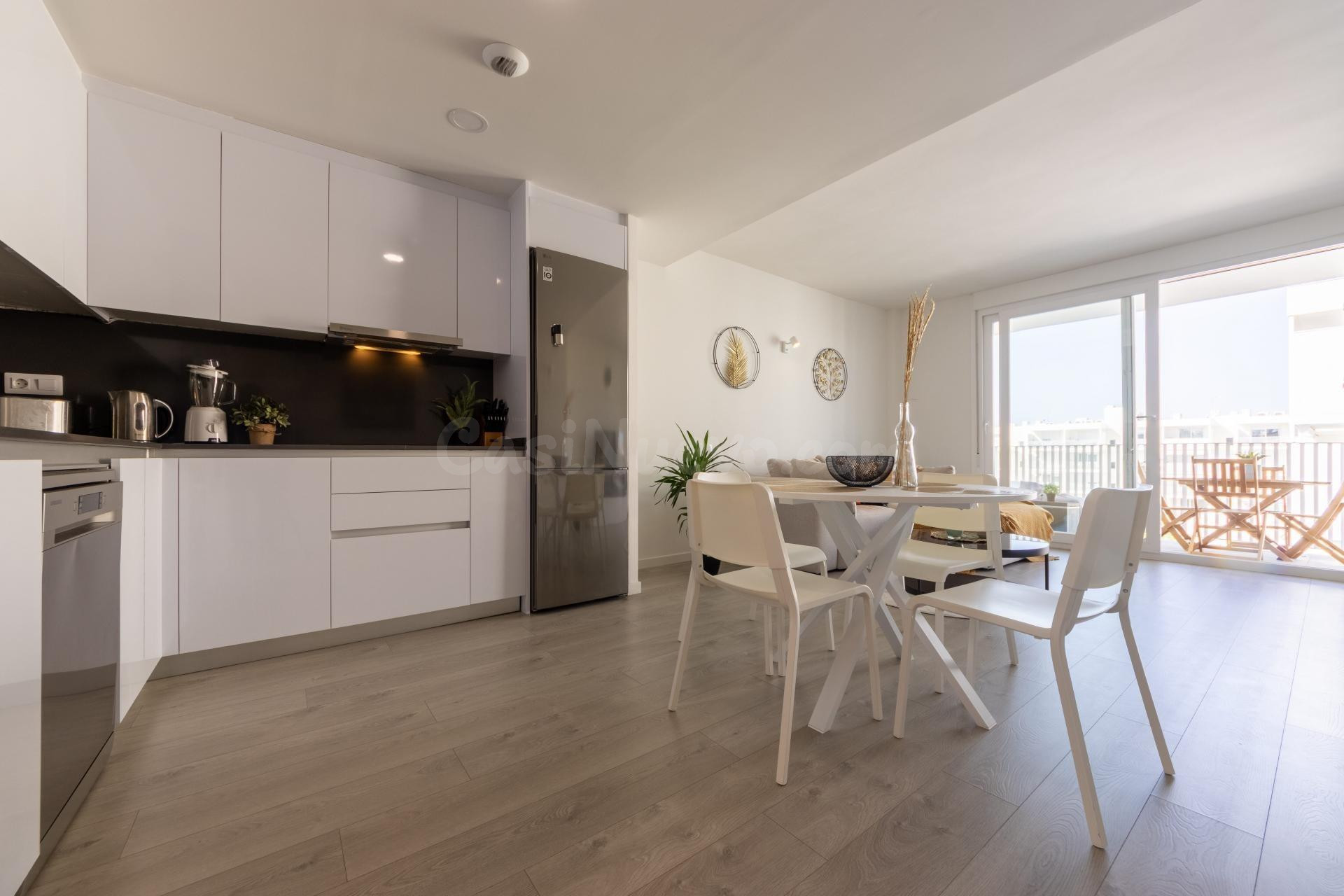 Piso Seminuevo en el corazón de Salou, con trastero y piscin - foto 2