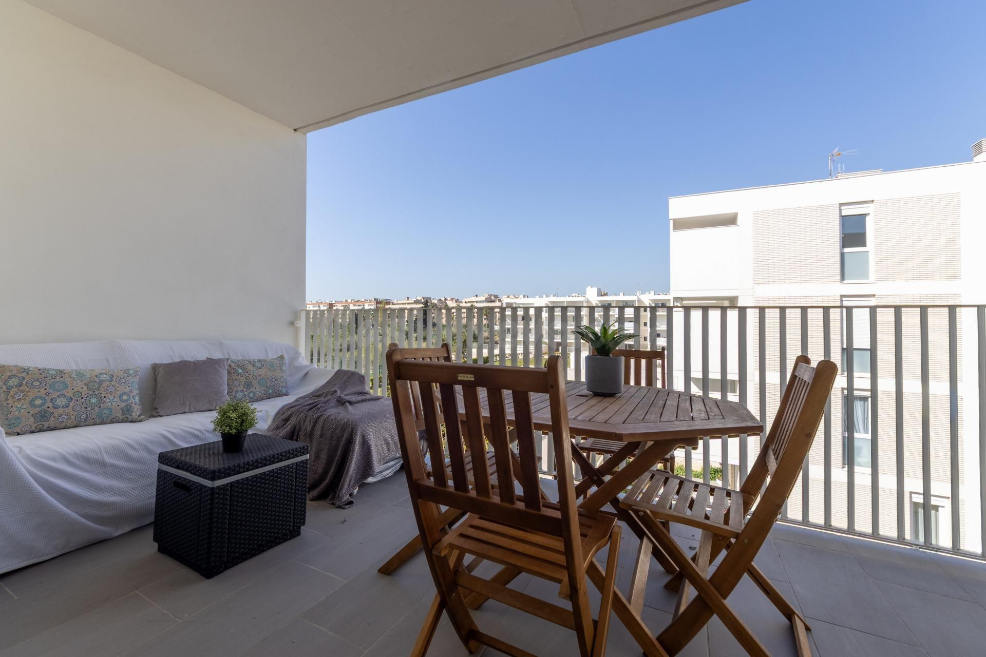 Piso Seminuevo en el corazón de Salou, con trastero y piscin - foto 5