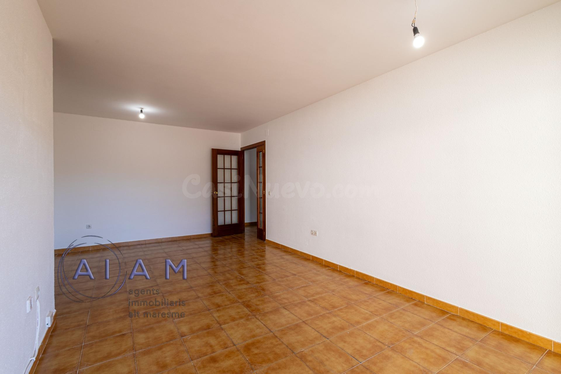 Piso muy céntrico con 4 habitaciones - foto 5