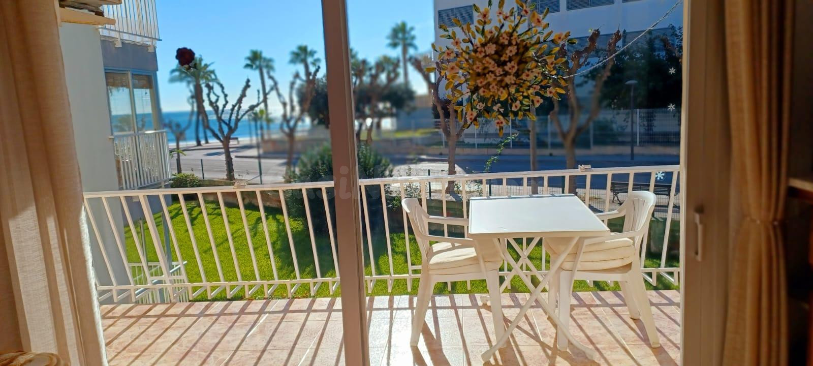 Encantador Piso en Primera Línea de Playa en Cambrils. ¡Incl - foto 3