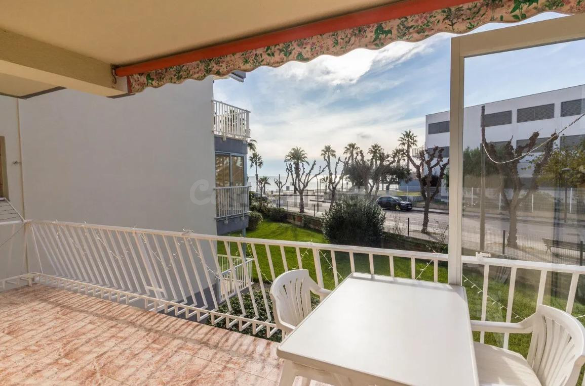 Encantador Piso en Primera Línea de Playa en Cambrils. ¡Incl - foto 4