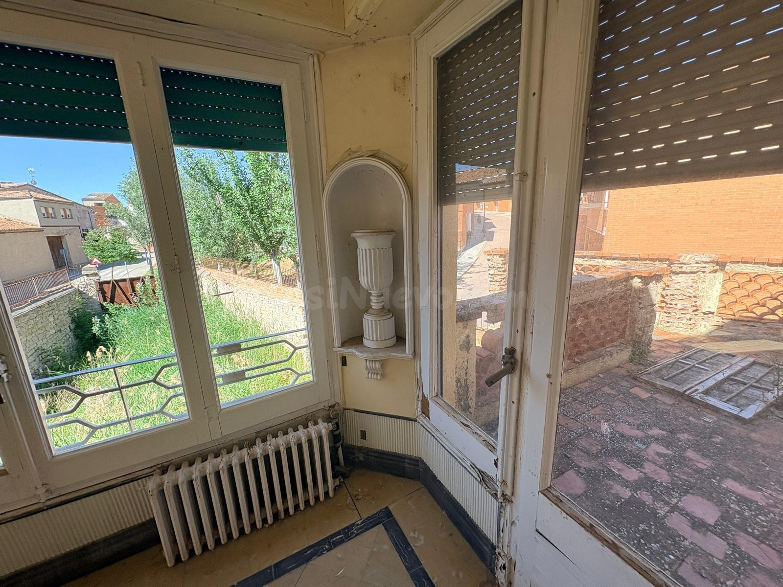 Encantadora Casa de Pueblo en el Corazón de Calaf, totalment - foto 2