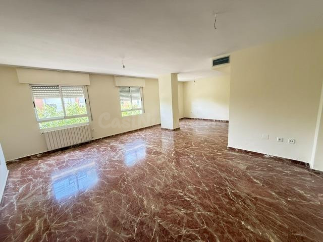 ALQUILER EXTRAORDINARIO PISO SIN MUEBLES, ZONA ABENARABI 5 D