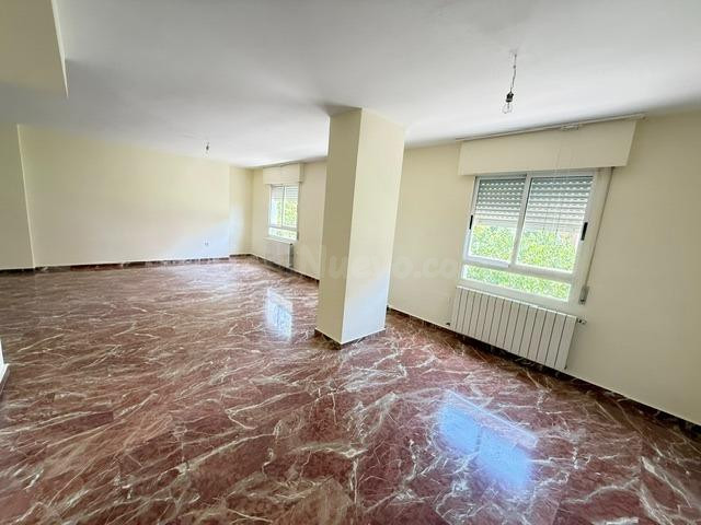 ALQUILER EXTRAORDINARIO PISO SIN MUEBLES, ZONA ABENARABI 5 D - foto 2