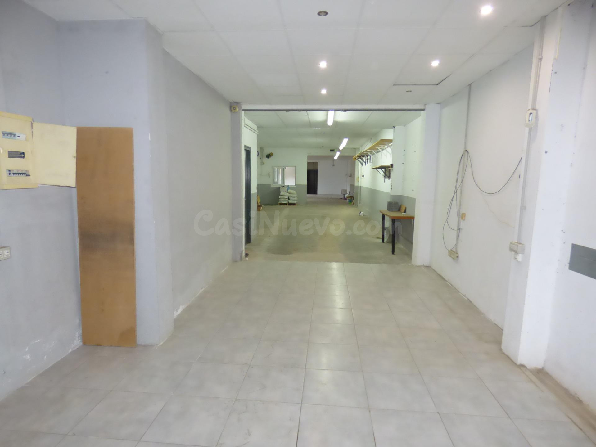 Amplio Local Comercial en el Corazón de Malgrat de Mar - foto 2