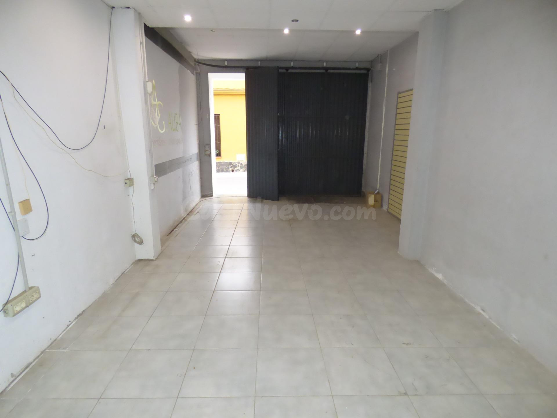 Amplio Local Comercial en el Corazón de Malgrat de Mar - foto 3