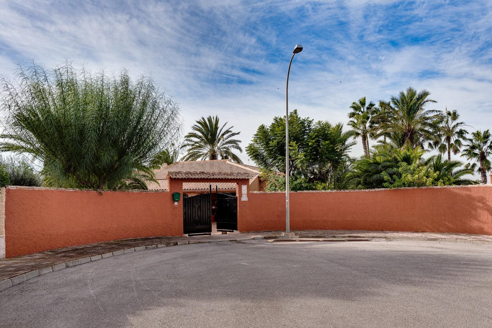 En Venta Villa de Lujo en San Luis Torrevieja - foto 3