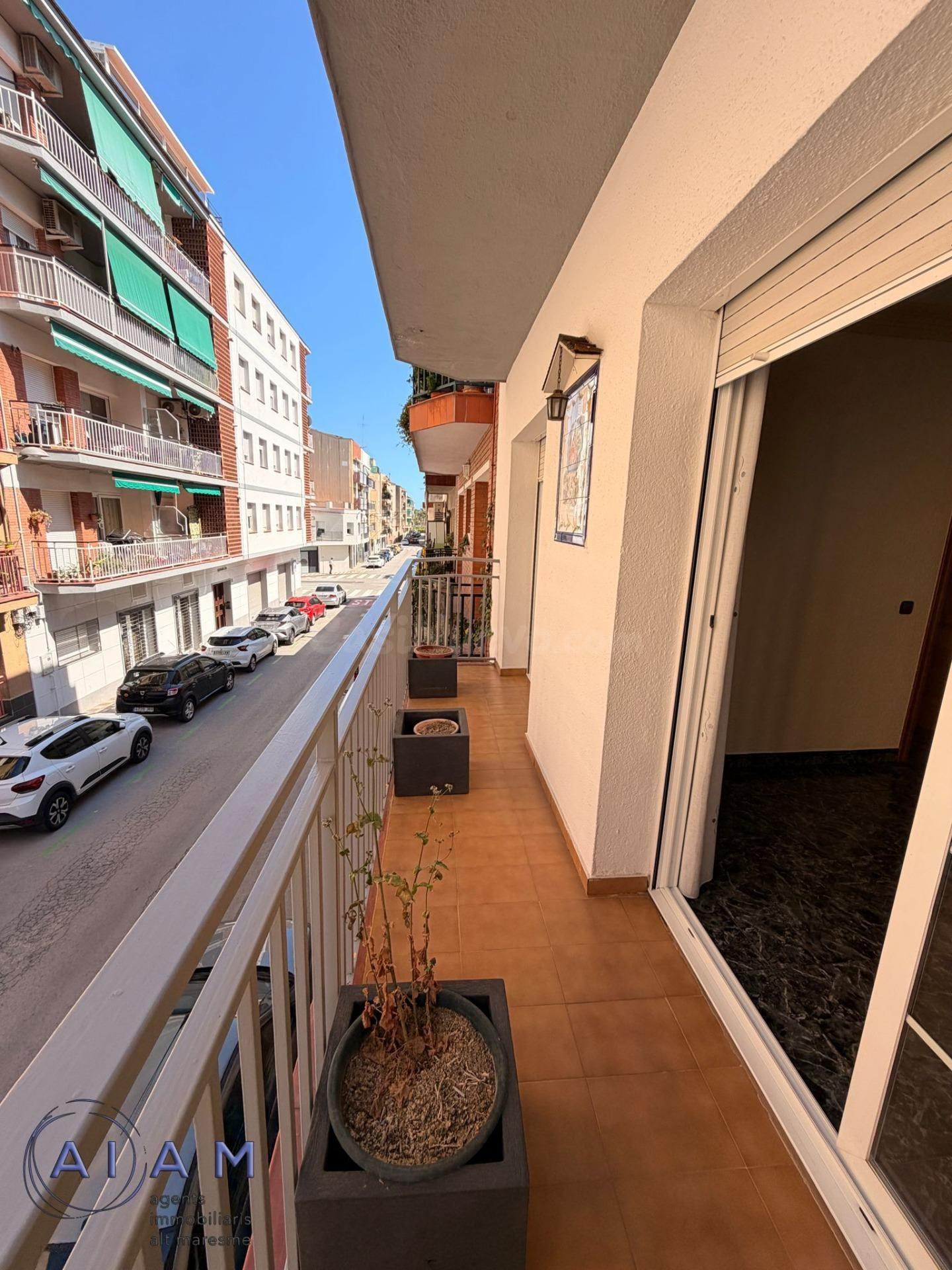 Gran piso familiar a un paso del centro del pueblo - foto 4