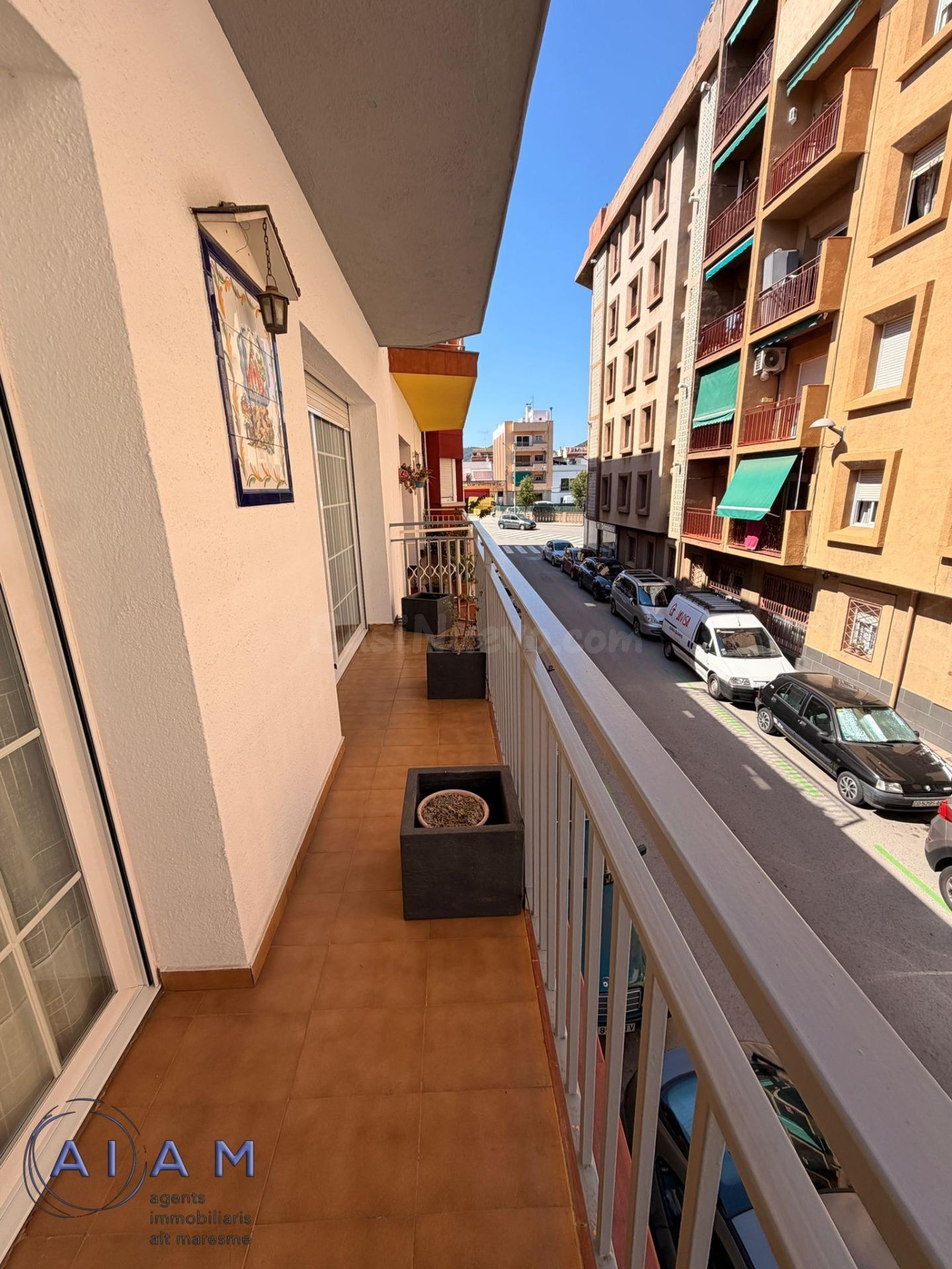 Gran piso familiar a un paso del centro del pueblo - foto 5