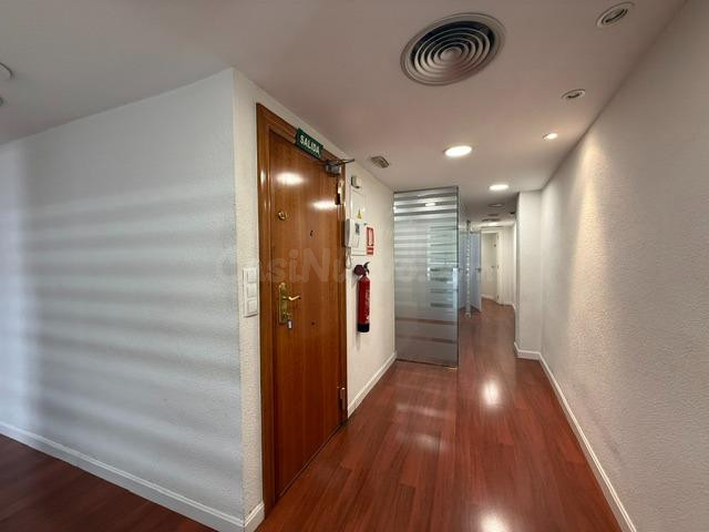 Venta de piso reformado en Avenida de la constitución - foto 2
