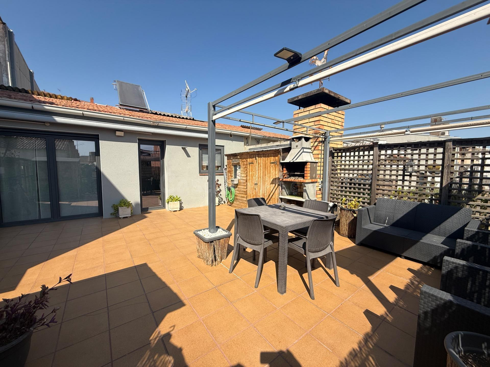 Espectacular ático con gran terraza en el corazón del barrio - foto 5