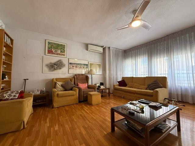 PISO VENTA 4 DORMITORIOS C/ BARTOLOME PEREZ CASAS - foto 2