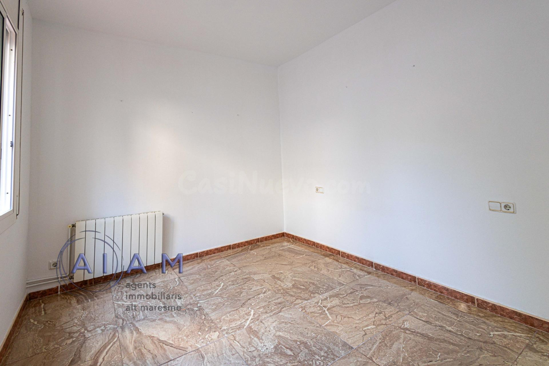 PISO OFRECIDO EN EXCLUSIVA POR AIAM Planta baja reformada en - foto 5