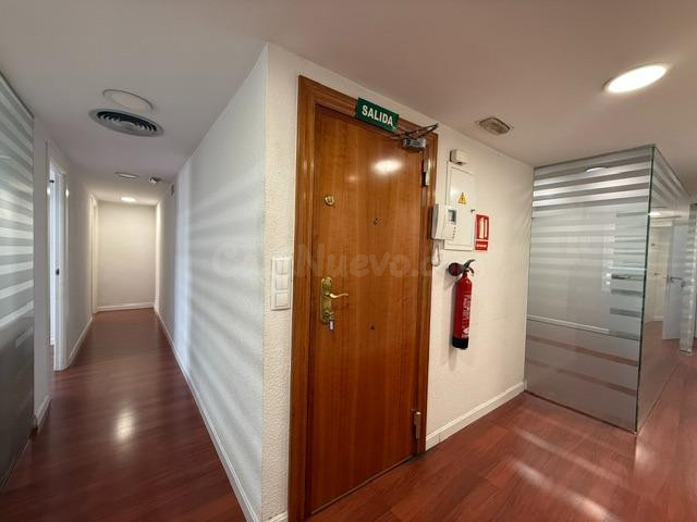 Venta de piso reformado en Avenida de la constitución - foto 3