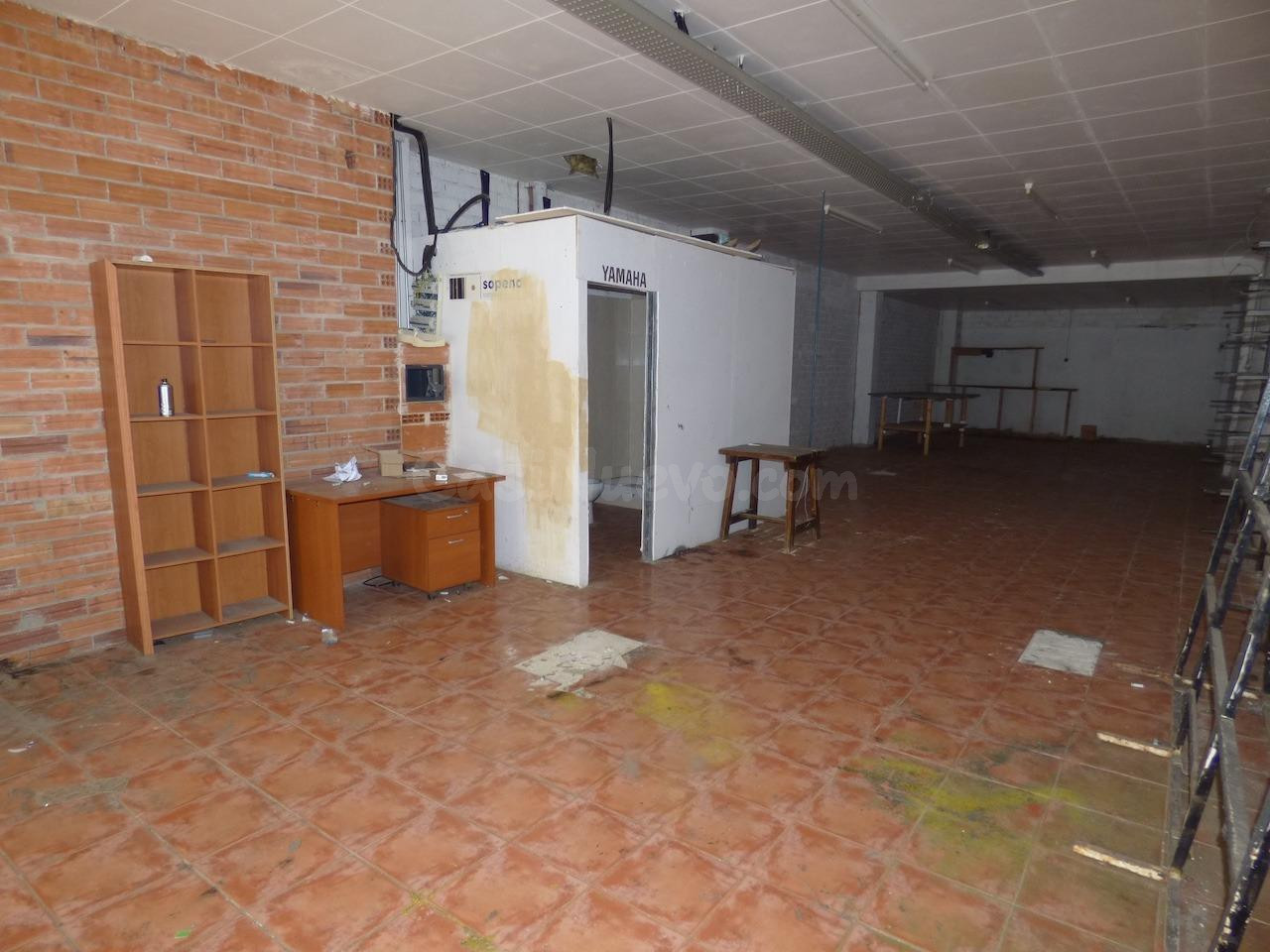 Amplio Local Comercial en el Corazón de Malgrat de Mar por s - foto 2