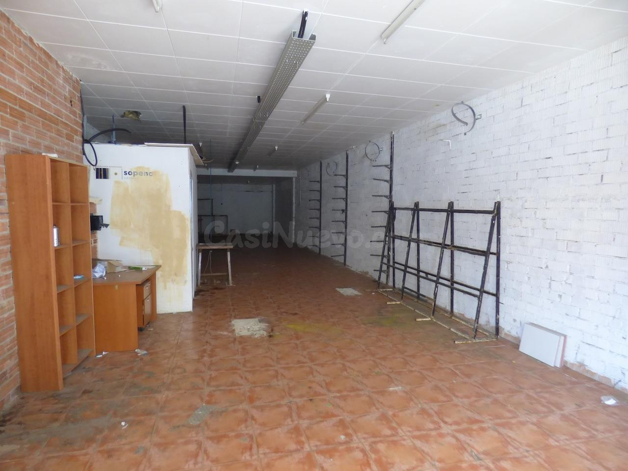 Amplio Local Comercial en el Corazón de Malgrat de Mar por s - foto 3