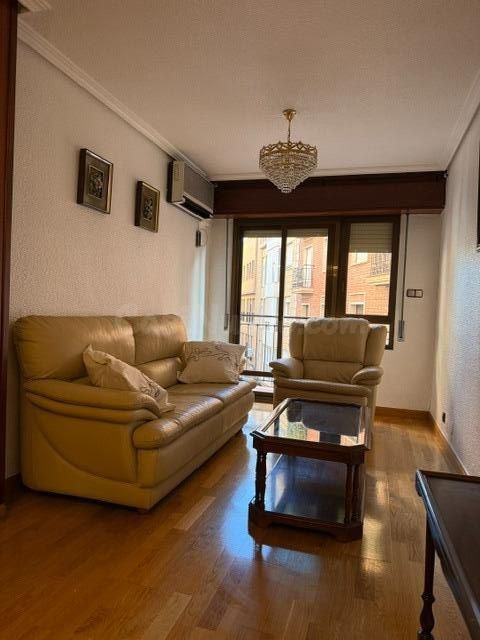 ALQUILER PISO 4 DORMITORIOS CON MUEBLES JUNTO PLAZA DE LAS FLORES