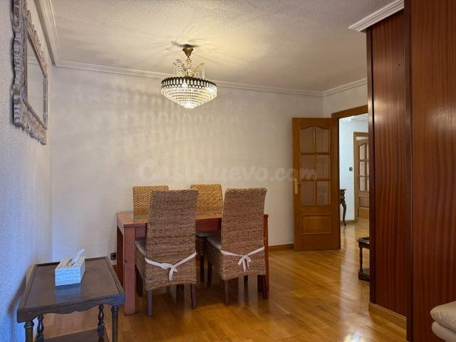 ALQUILER PISO 4 DORMITORIOS CON MUEBLES JUNTO PLAZA DE LAS FLORES - foto 2