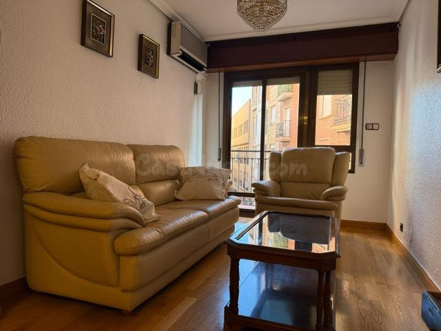ALQUILER PISO 4 DORMITORIOS CON MUEBLES JUNTO PLAZA DE LAS FLORES - foto 3