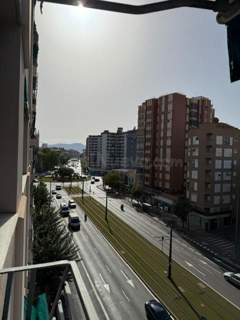 Venta de amplio piso en el centro, zona Ronda de Levante . - foto 2