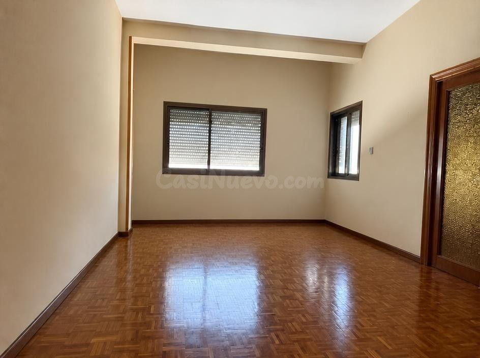 Venta de amplio piso en el centro, zona Ronda de Levante . - foto 4