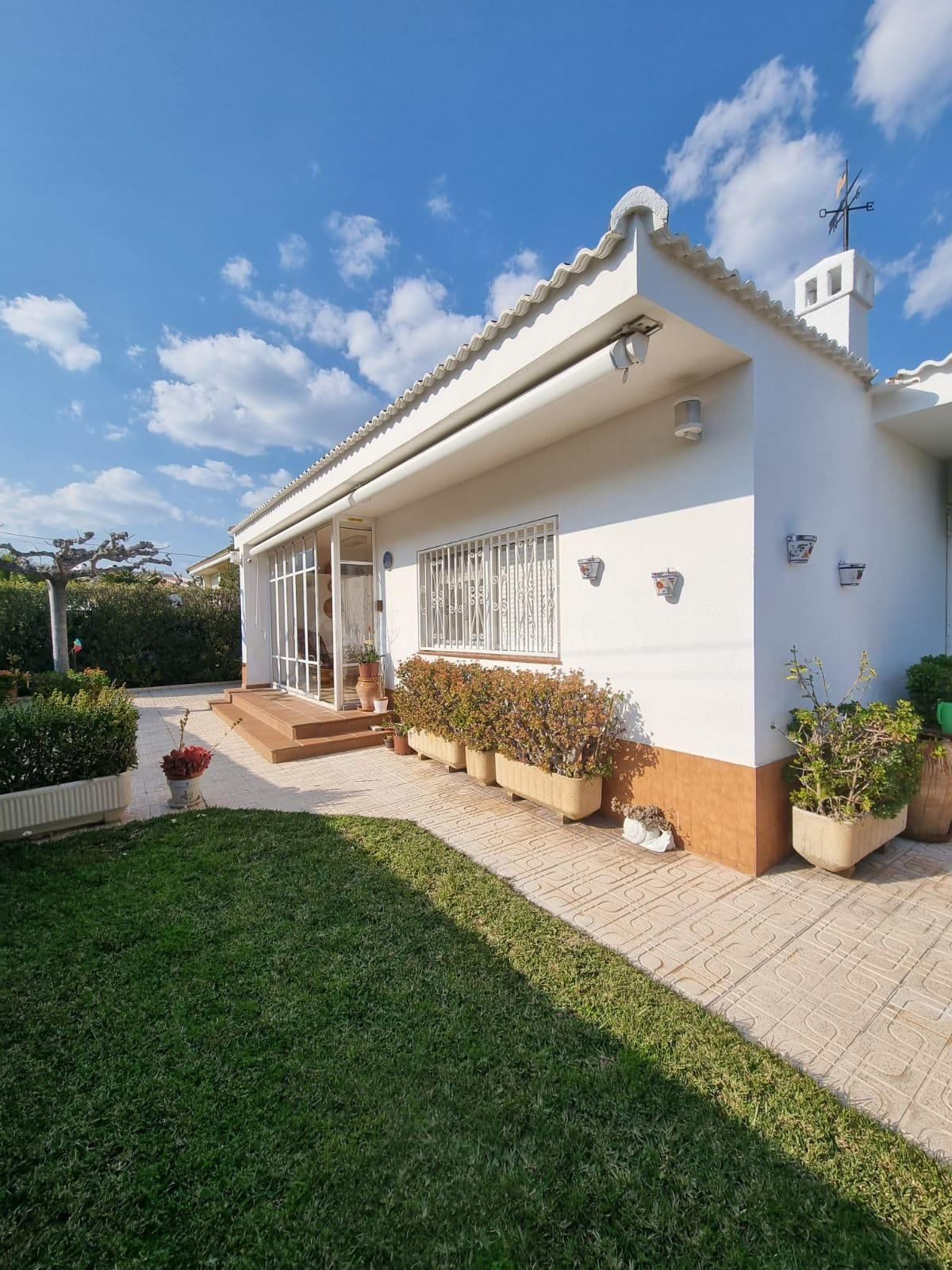 Encantadora y luminosa Casa Independiente en Pino Alto, Miam