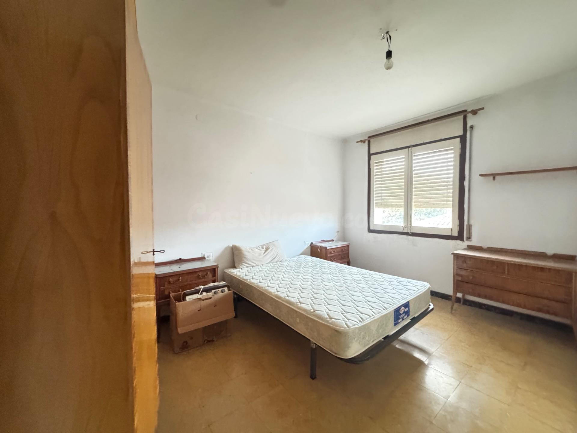 Amplio piso con 4 habitaciones, amplitud, luz, en el pueblo 