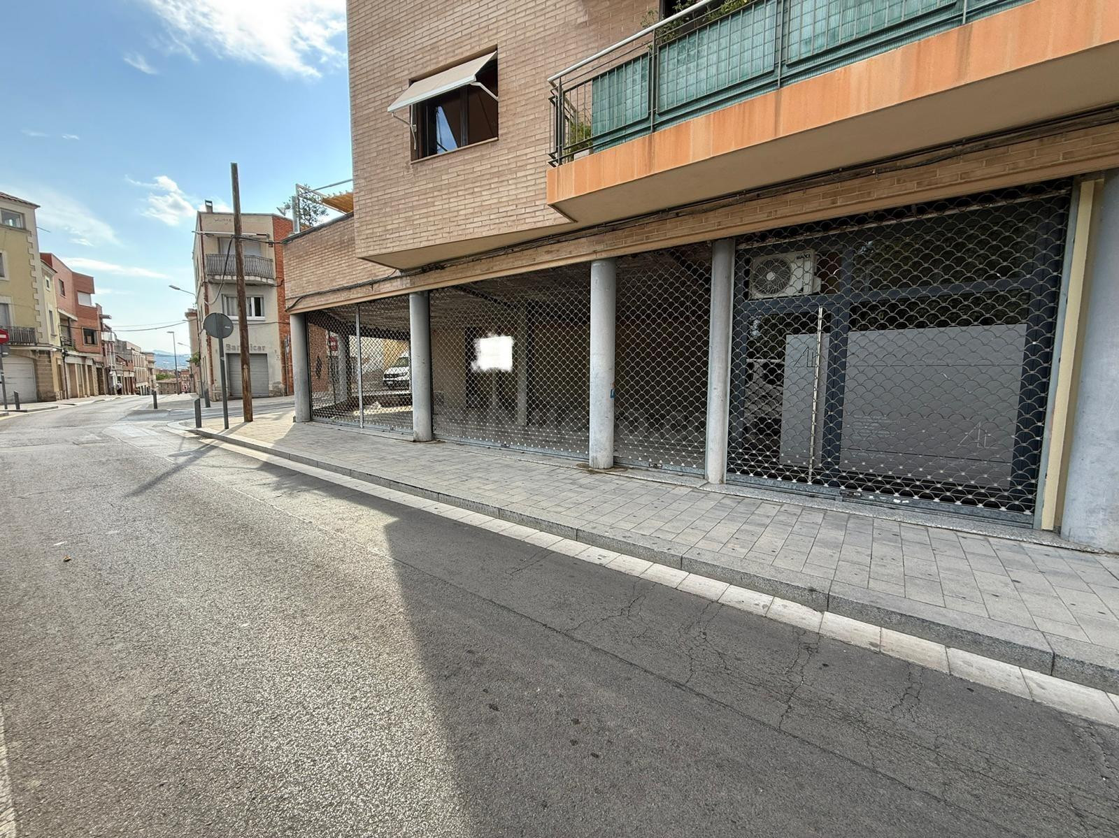 Amplio Local Comercial en Igualada - foto 5