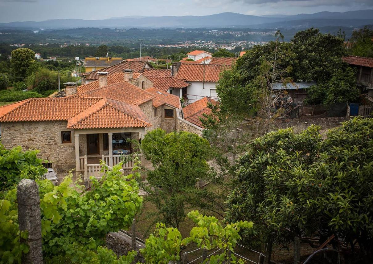Casa con terreno y piscina - foto 4