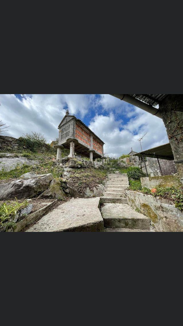 Casa de piedra para reformar - foto 4