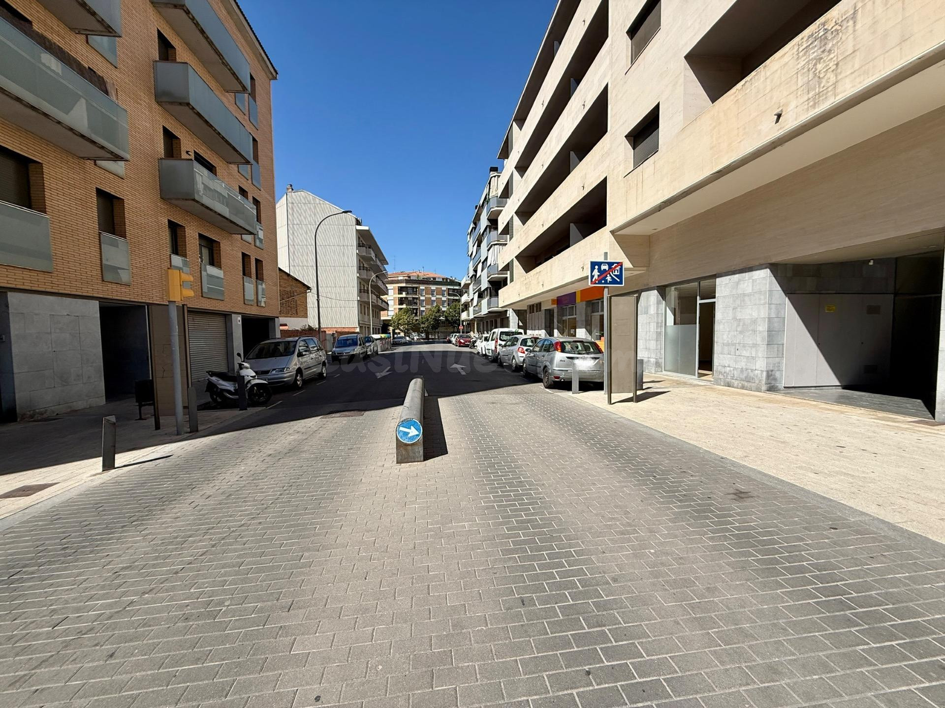 LOCAL COMERCIAL DE 120M2 EN POBLE SEC – IGUALADA LISTO PARA 
