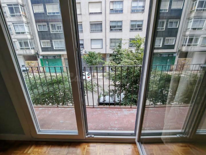Piso a estrenar en Conde de Torrecedeira, Centro - Sin amueb - foto 5