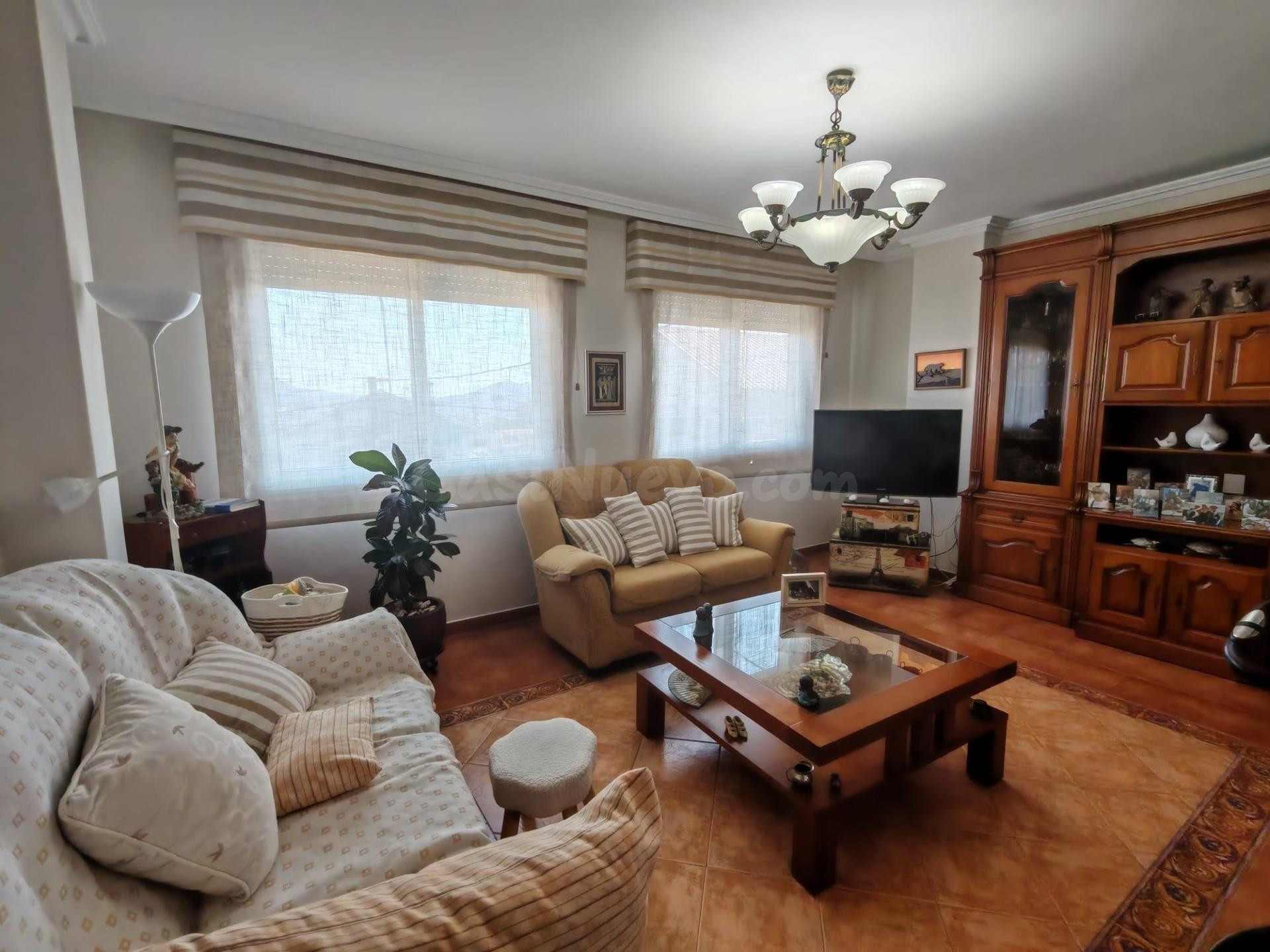 Casa luminosa con garaje y vistas en Lavadores