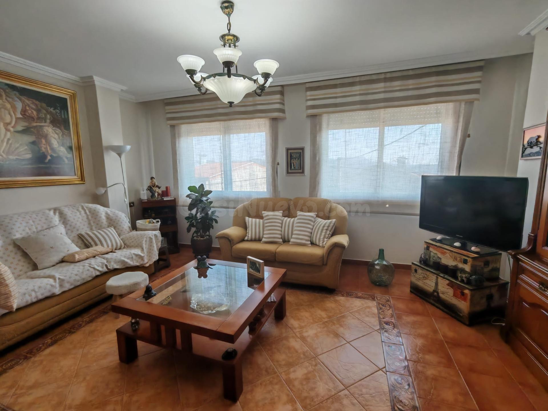 Casa luminosa con garaje y vistas en Lavadores - foto 2