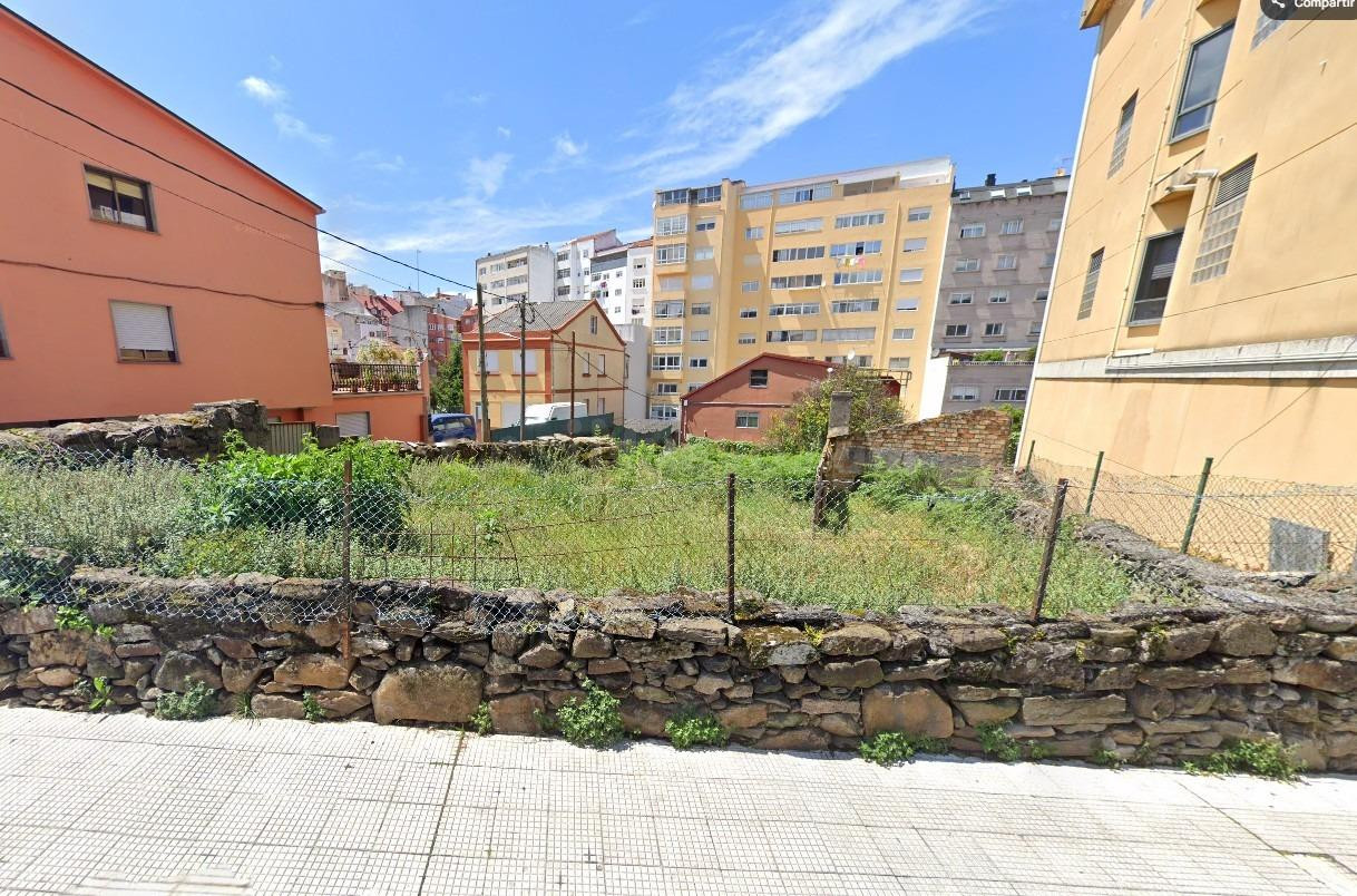 Solar residencial de 379 m2 en Travesía Numancia Vigo