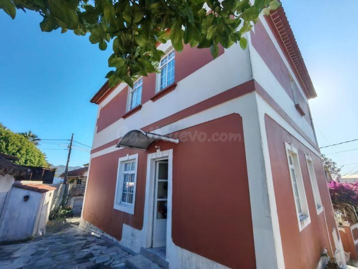Chalet independiente con jardín en Alcabre
