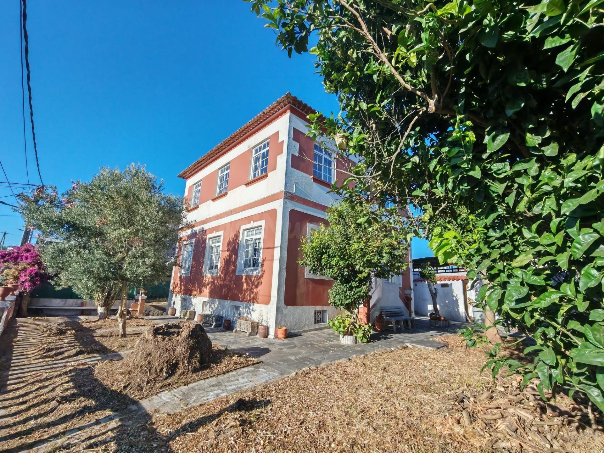 Chalet independiente con jardín en Alcabre - foto 2