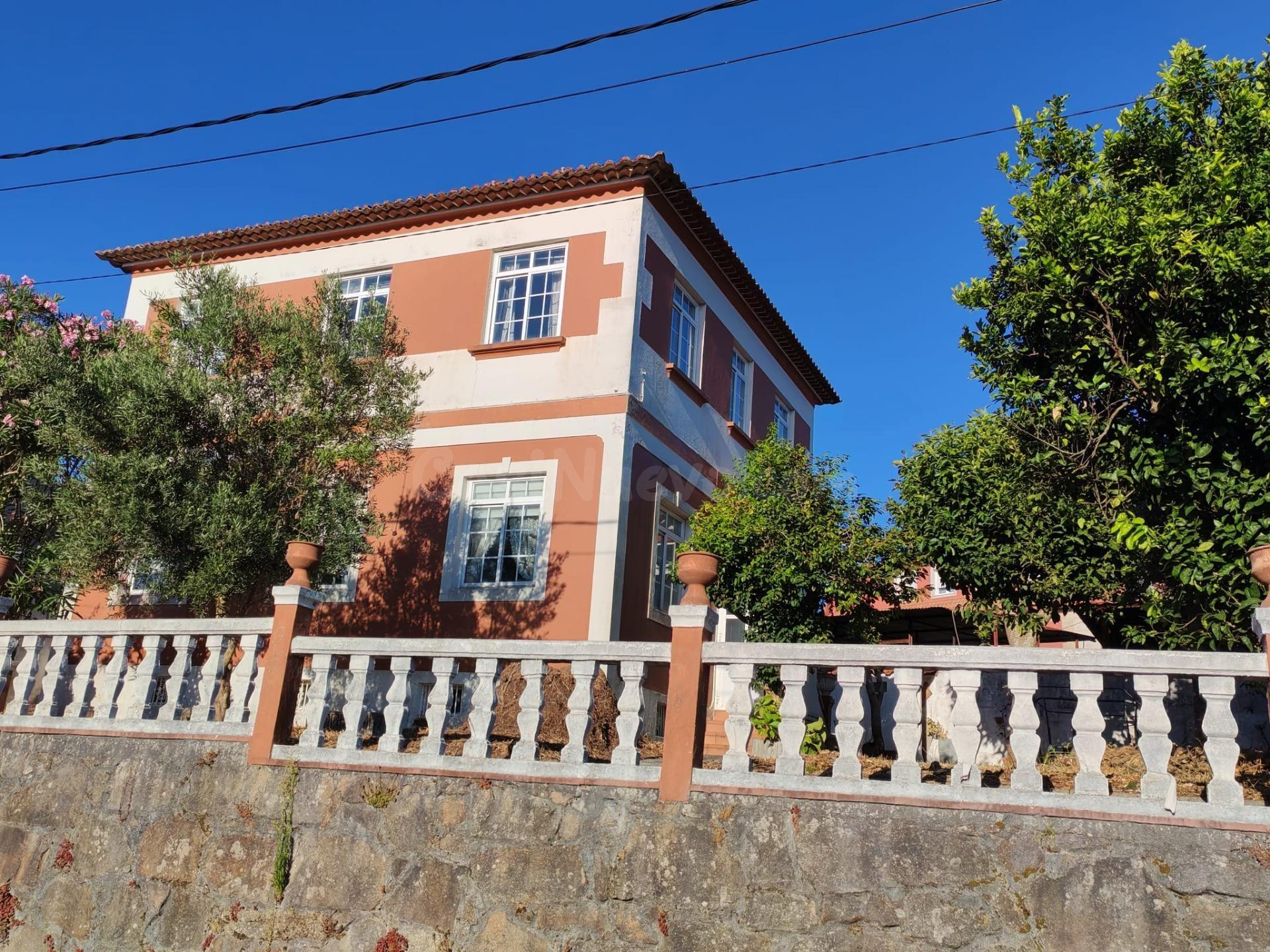 Chalet independiente con jardín en Alcabre - foto 3
