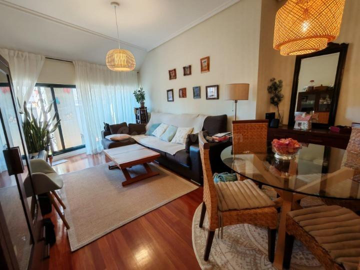 Ático dúplex con terraza periférica junto al Vialia - foto 5