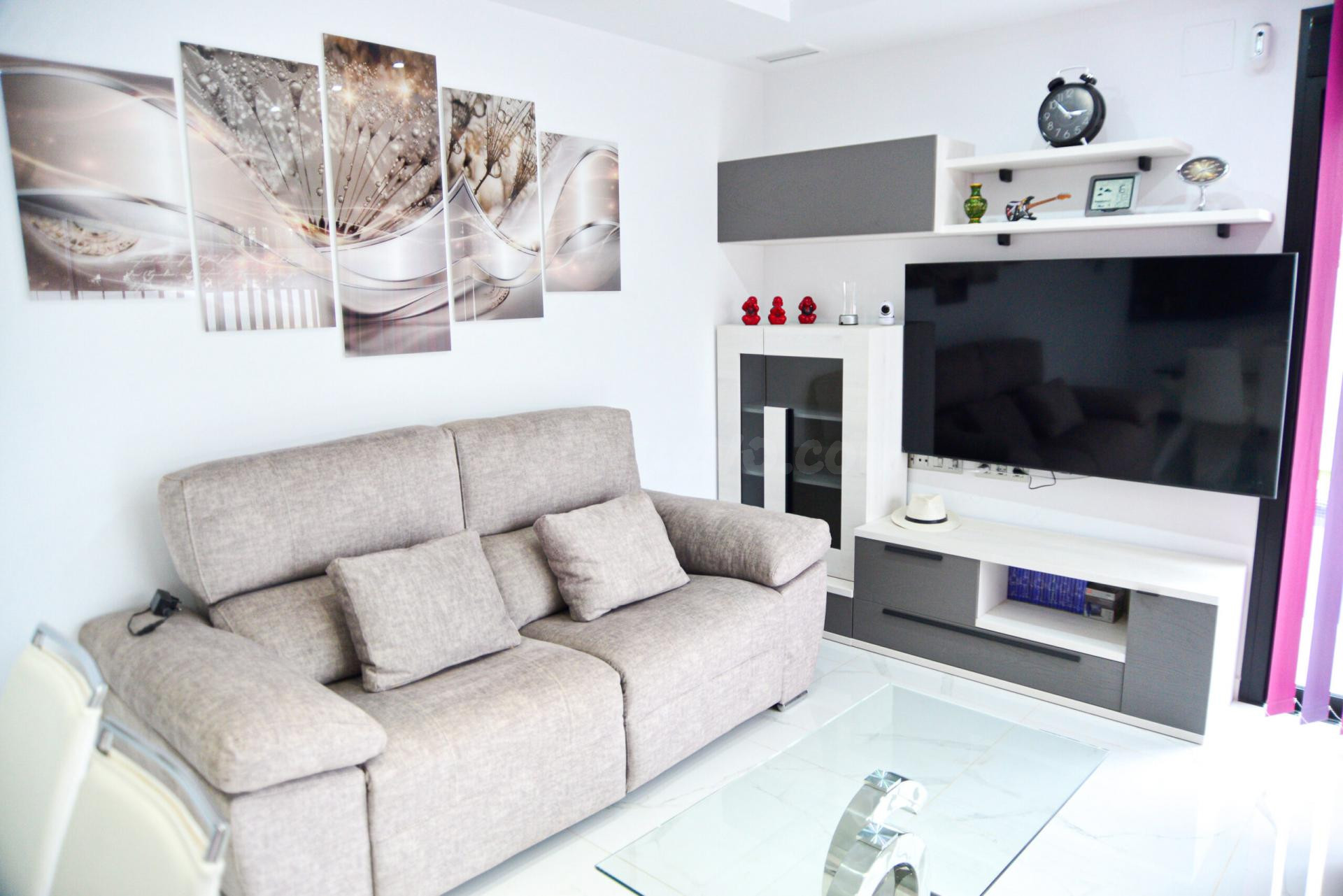 EXQUISITA CASA INDEPENDIENTE DE 3 DORMITORIOS Y 4 BAÑOS CON  - foto 5