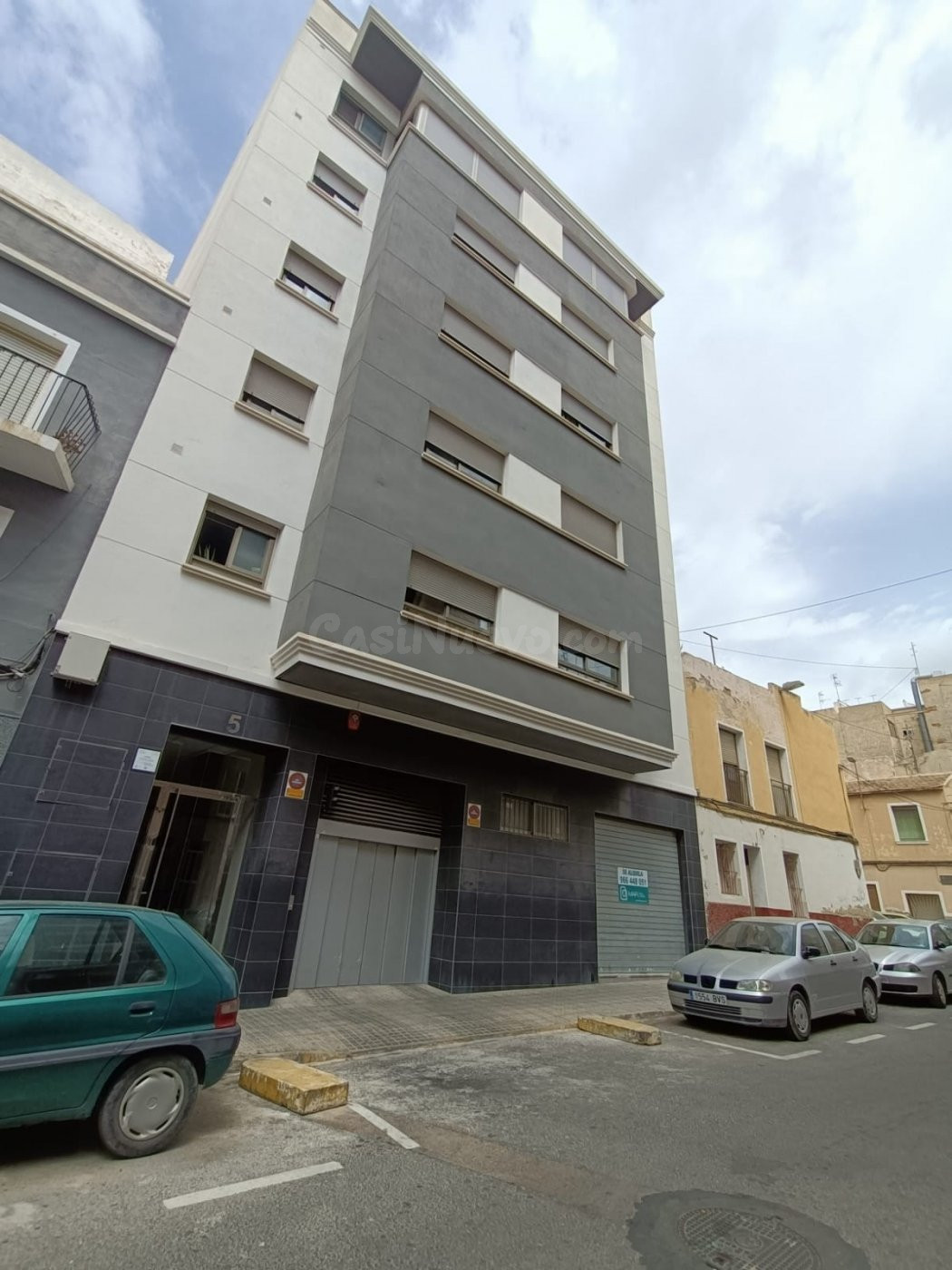 Local comercial cerca de la Avenida de la Libertad y Estació