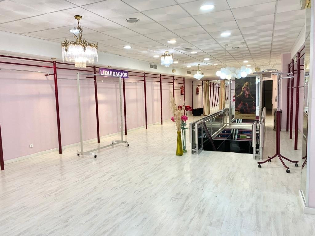 Alquiler de LOCAL COMERCIAL en la calle Salvador ELCHE - foto 2