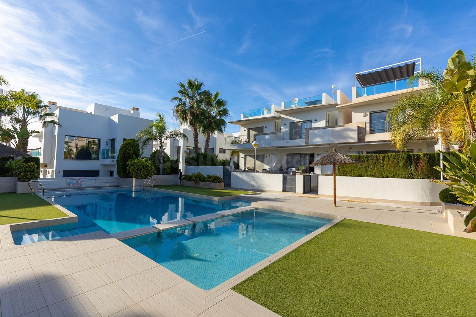 Dúplex  en esquina Modelo Ivory – Ciudad Quesada, Urb. Gran Sol