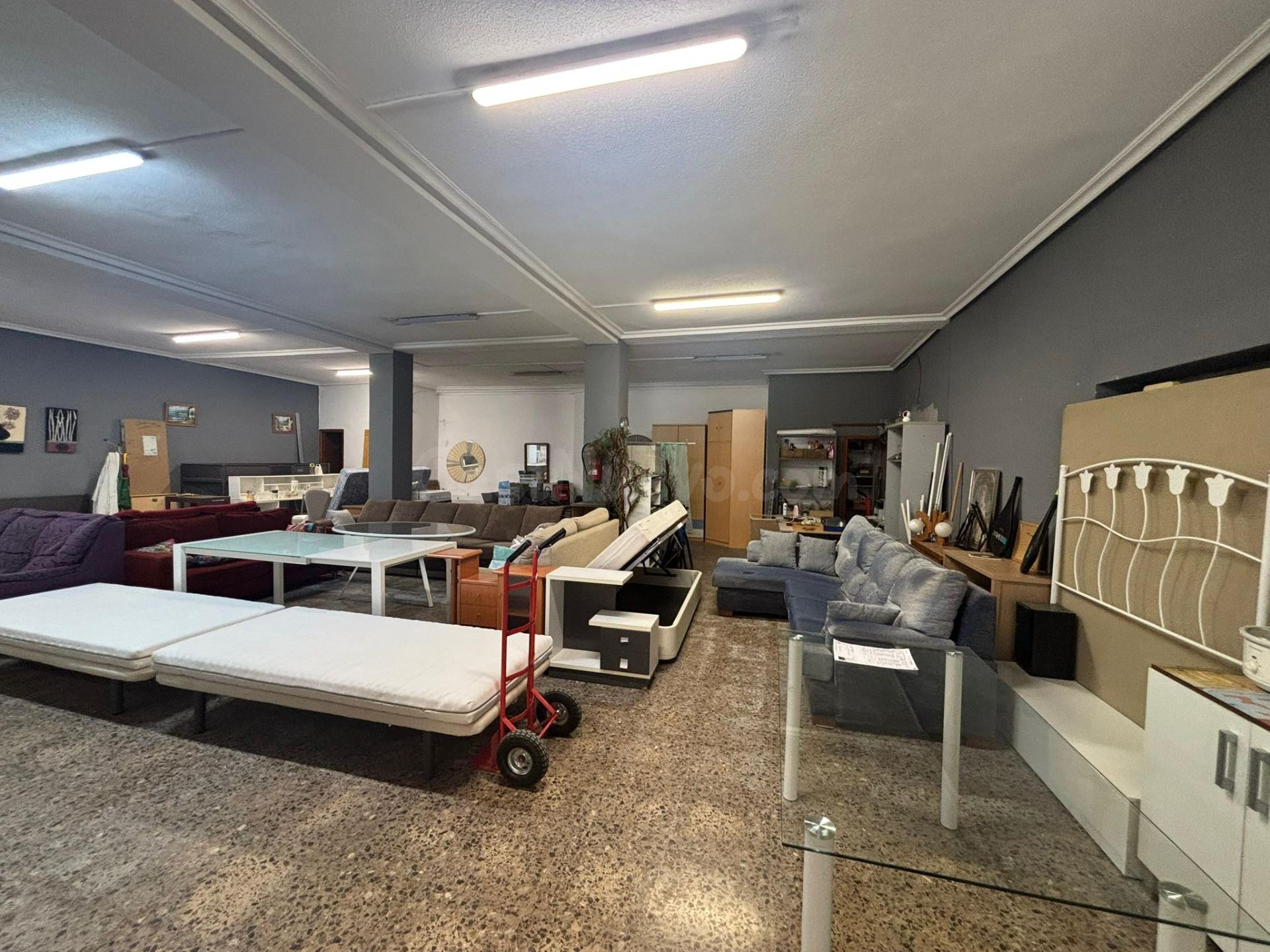 Local comercial 375m² en alquiler - Carrus - foto 2