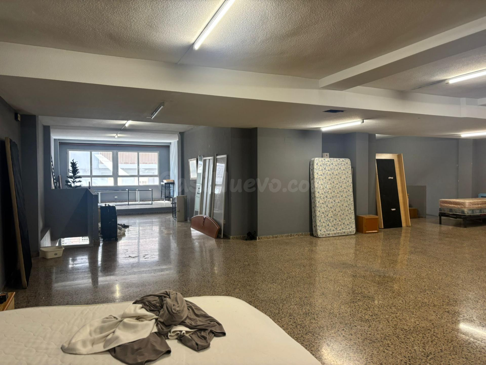 Local comercial 375m² en alquiler - Carrus - foto 4