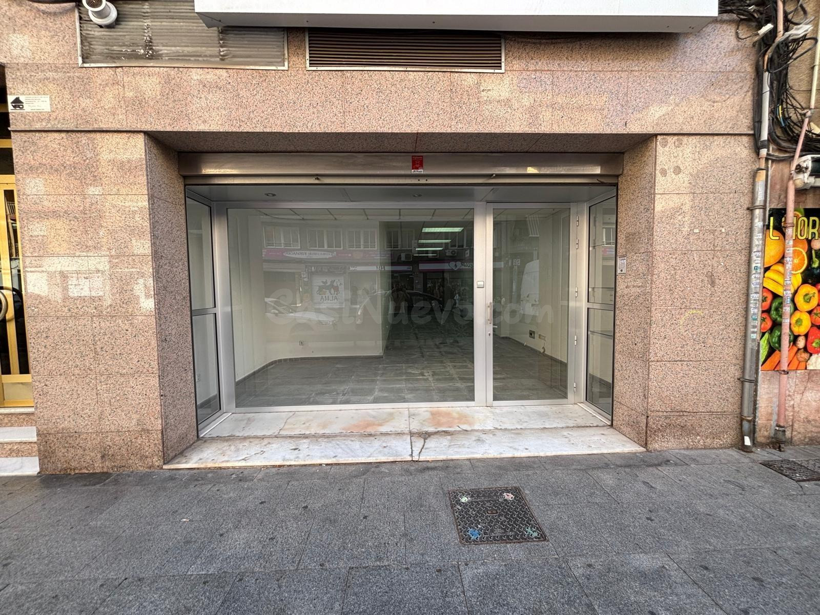 Local comercial 295m² en alquiler - Pont Nou-Corazón de Jesú