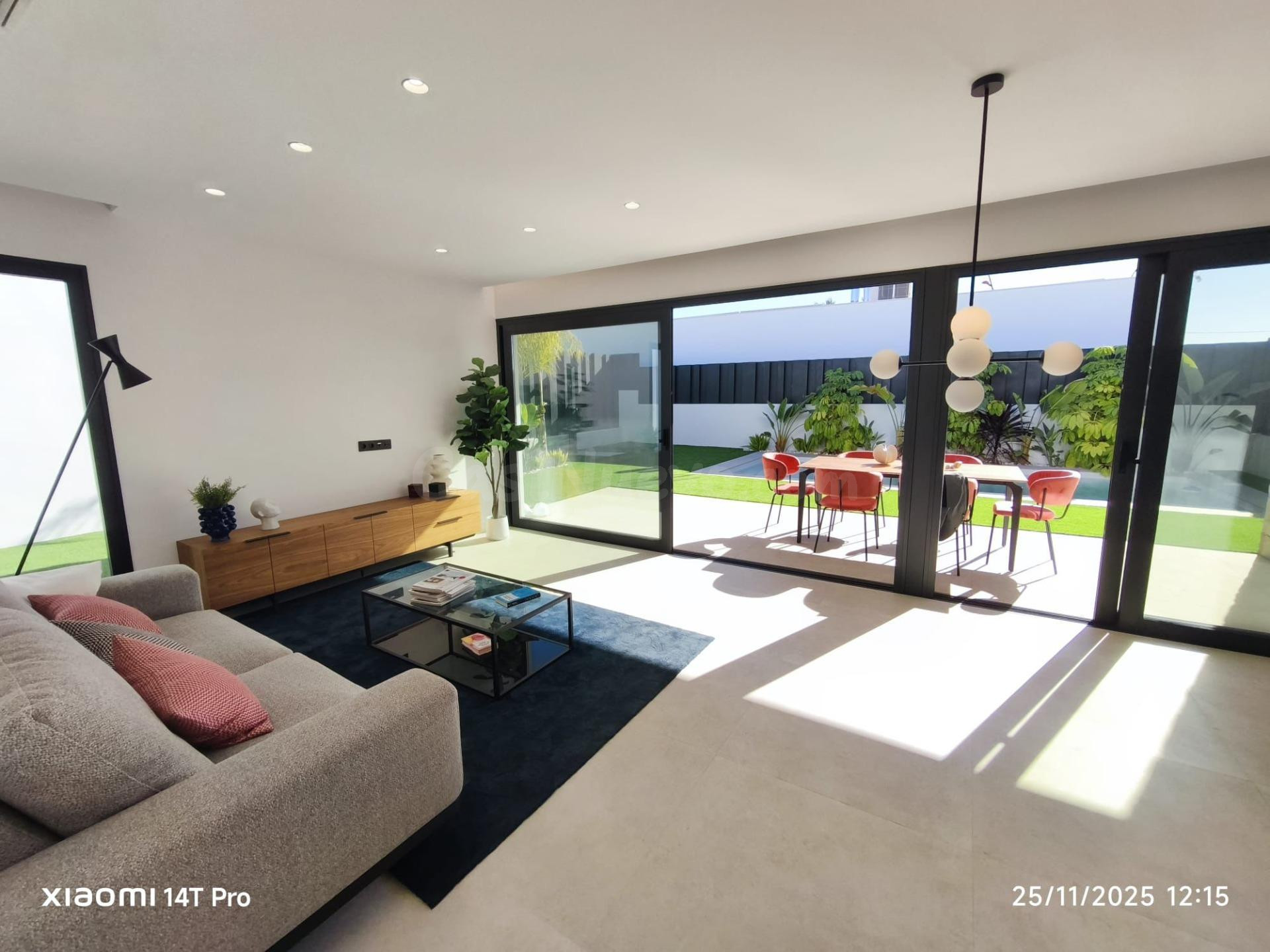 Exclusiva vivienda de Obra Nueva con piscina en La Quinta - foto 3