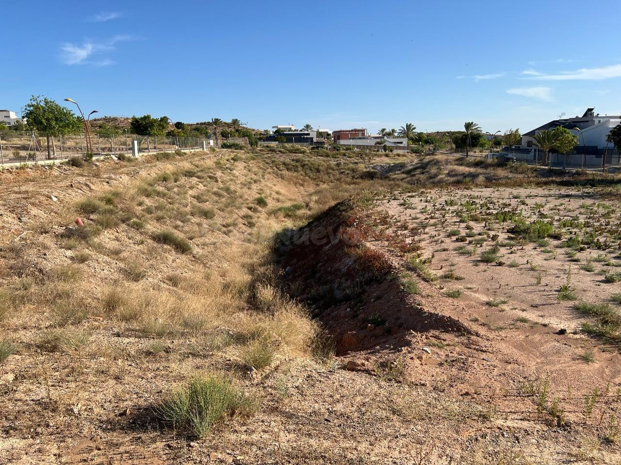 La Quinta: parcela urbana con todo preparado para construir - foto 5